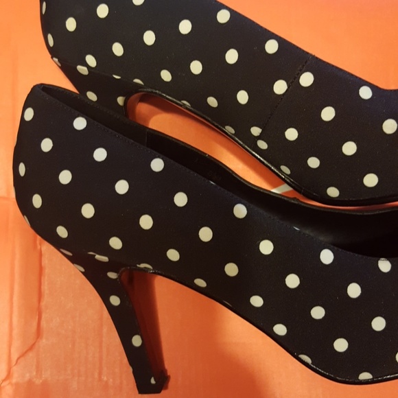 High heels - Picture 4 of 6